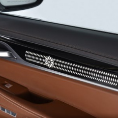 Представлены спецверсии BMW 750Li xDrive: «Solitaire Edition» и «Master Class Edition»