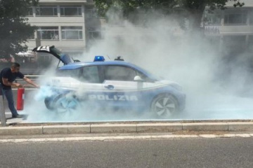 В Италии сгорел полицейский BMW i3 BMW BMW i Все BMW i