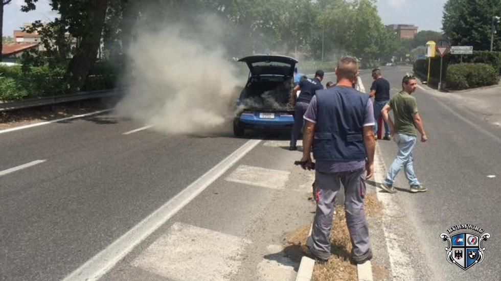 В Италии сгорел полицейский BMW i3
