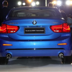 Переднеприводный седан BMW 1 Серии представлен официально