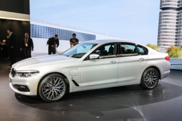BMW 530E iPerformance представлен официально BMW 5 серия G30
