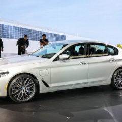 BMW 530E iPerformance представлен официально