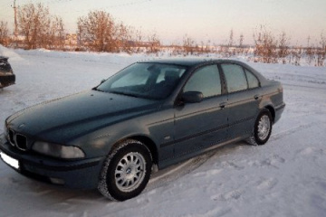 Продам BMW 523i E39 1999 270000 руб.