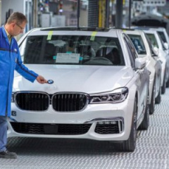 Чистая прибыль BMW увеличилась на 8 %