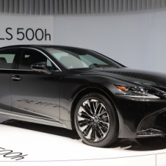 Обновленный Lexus LS 500h представлен официально