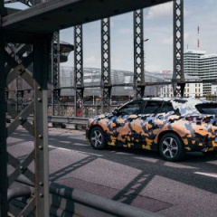 В СМИ появились первые фото серийного BMW X2 в камуфляже