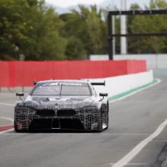 Купе BMW M8 GTE: Дальнейшие тесты в Барселоне и дебют в Дайтоне