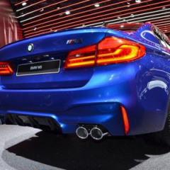 Первые живые фотографии BMW M5 F90 с выставки во Франкфурте