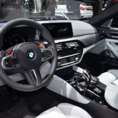 Первые живые фотографии BMW M5 F90 с выставки во Франкфурте