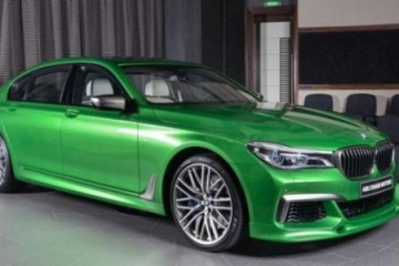 BMW M760Li в эксклюзивном цвете Rallye Green BMW M серия Все BMW M