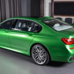 BMW M760Li в эксклюзивном цвете Rallye Green