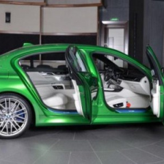 BMW M760Li в эксклюзивном цвете Rallye Green