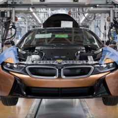 На заводе BMW в Лейпциге началось производство нового BMW i8 Roadster