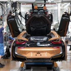 На заводе BMW в Лейпциге началось производство нового BMW i8 Roadster