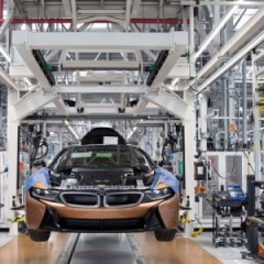 На заводе BMW в Лейпциге началось производство нового BMW i8 Roadster