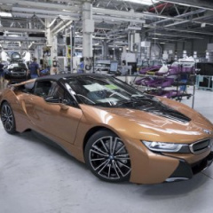 На заводе BMW в Лейпциге началось производство нового BMW i8 Roadster