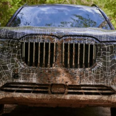 Появились первые фотографии интерьера серийного кроссовера BMW X7