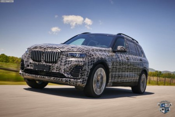 Появились первые фотографии интерьера серийного кроссовера BMW X7 :: BMW :: X7 серия :: G07 Появились первые фотографии интерьера серийного кроссовера BMW X7 BMW X7 серия G07
