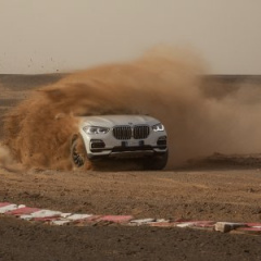 Приключения итальянцев на BMW X5 в древних песках Сахары