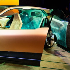 BMW Vision iNEXT официально представят в Лос-Анджелесе