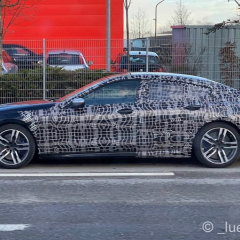 BMW 8 Series Gran Coupe снимает камуфляж