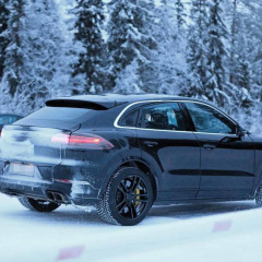 Предстоящий конкурент BMW X6 новый Porsche Cayenne Coupe замечен на тестировании в холодную погоду