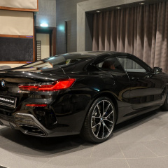 Индивидуальный BMW M850i xDrive с внешним пакетом BMW M Carbon