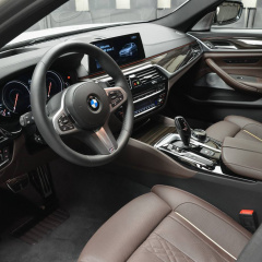 BMW M550i xDrive G30 с тюнинг-обвесом от AC Schnitzer