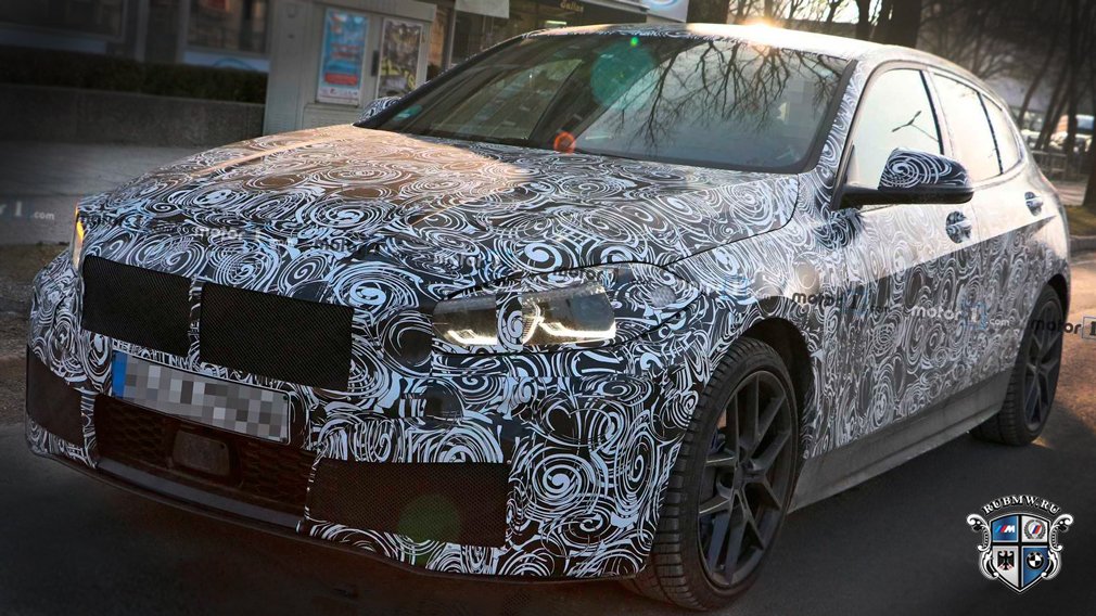 Интерьер BMW 1 серии 2019 года представлен на новых шпионских снимках