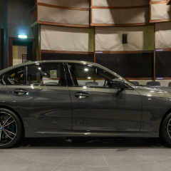 BMW Абу-Даби Моторс получил первые BMW 3-й серии G20 2019 в цвете Dravite Grey Metallic