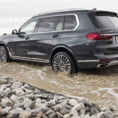 BMW X7- настоящий внедорожник!