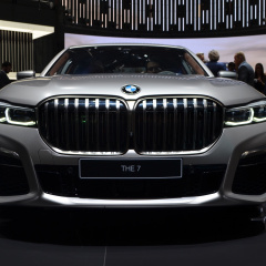 Эксклюзивный BMW M760Li 2019 – G12, фейслифтинг и V12