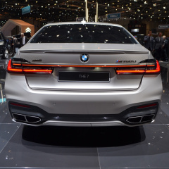 Эксклюзивный BMW M760Li 2019 – G12, фейслифтинг и V12