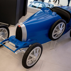 Детский электромобиль Baby II от Bugatti стоимостью 30 тысяч евро