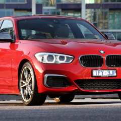 BMW M140i против Mercedes-AMG A 35