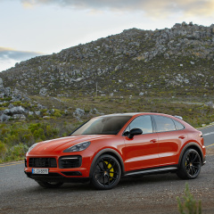 Porsche Cayenne Coupe начинает охоту на BMW X6?