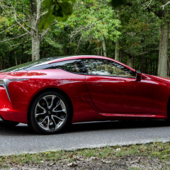 Lexus LC F считает себя конкурентом BMW M8