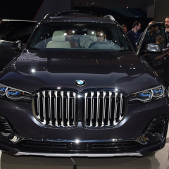 BMW X7 с фейслифтингом на автосалоне в Шанхае