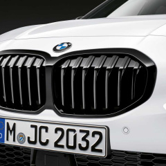 Новая BMW M135i xDrive в спортивном облике с деталями M Performance