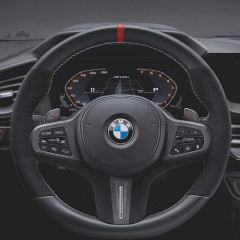 Новая BMW M135i xDrive в спортивном облике с деталями M Performance