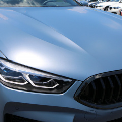 BMW M850i первого ограниченного выпуска Frozen Barcelona Blue Metallic 2019 года