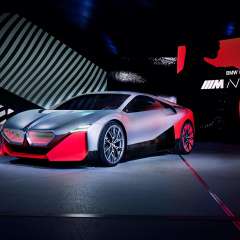 BMW Vision M NEXT - настоящий гибридный суперкар с подключаемыми модулями