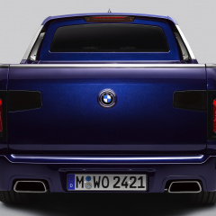 Баварцы превратили роскошный внедорожник BMW X7 в благородный пикап для F 850 GS