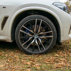Модели BMW X5 и X7 теперь будут комплектоваться шинами Bridgestone
