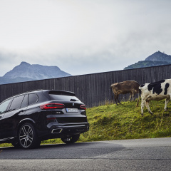 BMW объявила о выходе на рынок совершенно нового BMW X5 xDrive45e