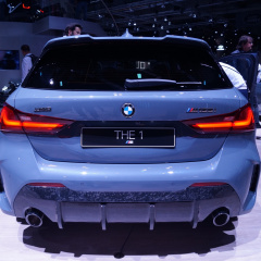 Новый BMW M135i xDrive F40 в новой одежде Storm Bay Metallic