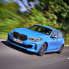 BMW представила BMW M135i xDrive с пакетом M Performance