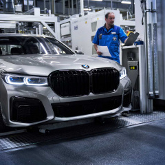 Следующее поколение BMW i7S получит 670 л.с.