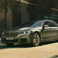 Какая версия самая быстрая: M760Li с V12, или 750i с V8?