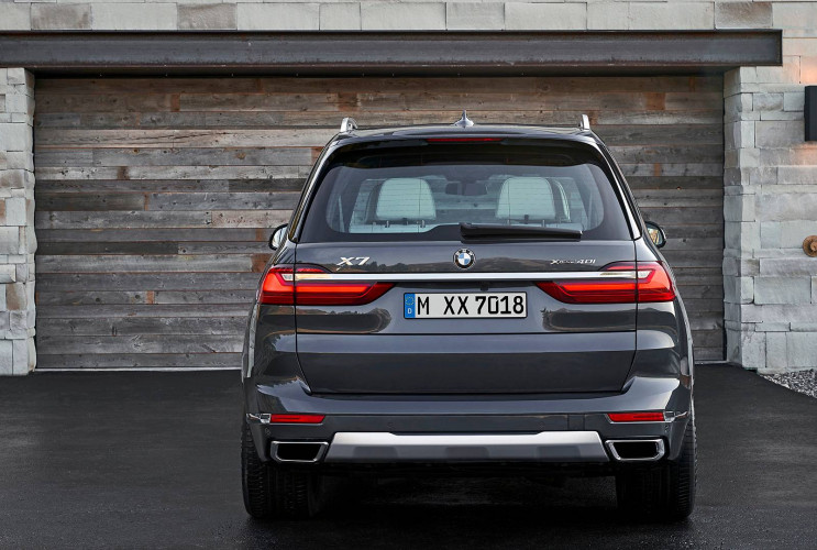 Как заказать уникальную курсовую работу по автомобильной промышленности BMW X7 серия G07